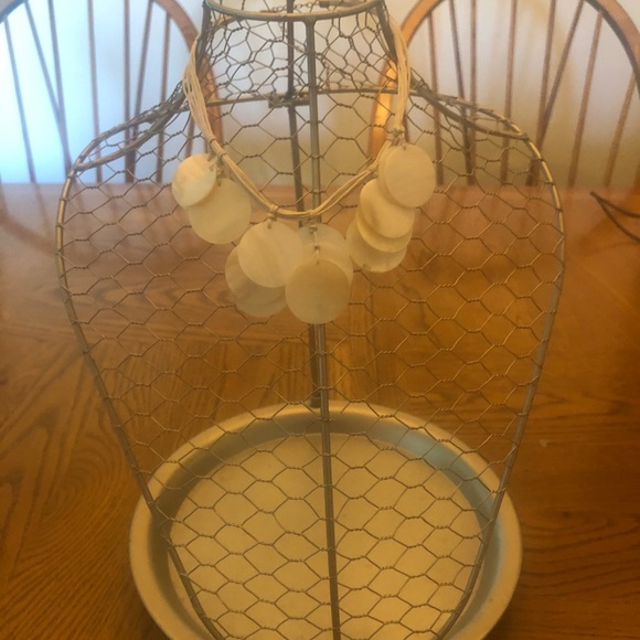 Shell Necklace - Picture 2 of 2